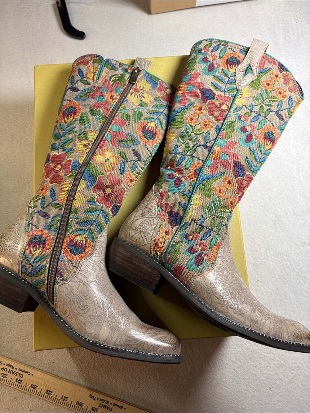 L'ATISTE Multicolor Floral Embroidered Leather Western Heeled Boots